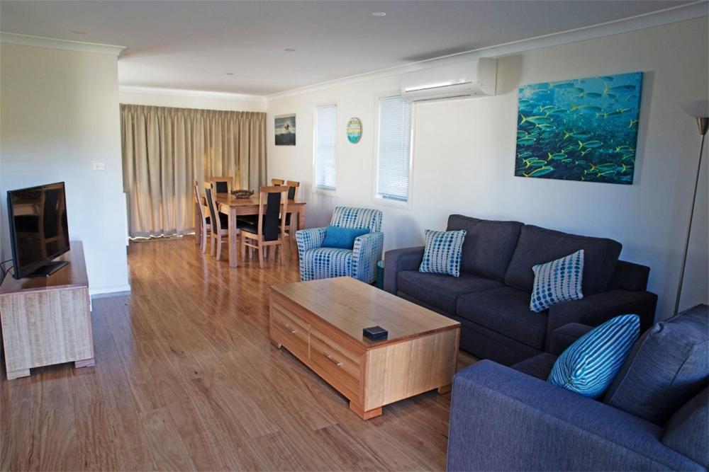 Amooran Oceanside Apartments And Motel Narooma Exterior foto